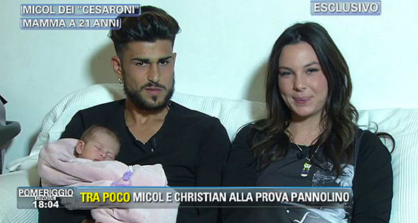 Micol Olivieri in tv con la figlia Arya: “La verità sul parto” Micol Olivieri in tv con la figlia Arya: “La verità sul parto”