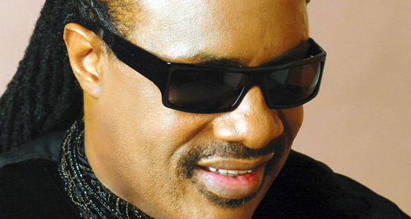 Stevie Wonder papà per la 9°, 10° e 11° volta a 64 anni: avrà presto tre gemelli Stevie Wonder papà per la 9°, 10° e 11° volta a 64 anni: avrà presto tre gemelli