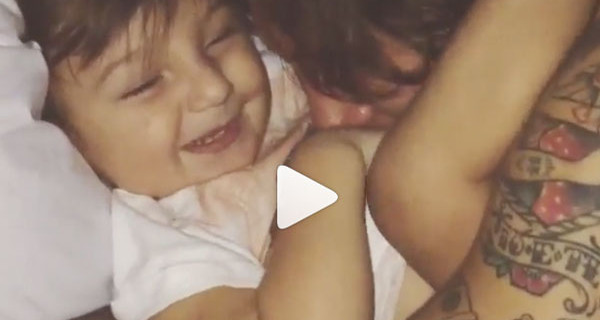 Belen Rodriguez e Stefano De Martino: il nuovo video del piccolo Santiago che ha commosso il web Belen Rodriguez e Stefano De Martino: il nuovo video del piccolo Santiago che ha commosso il web