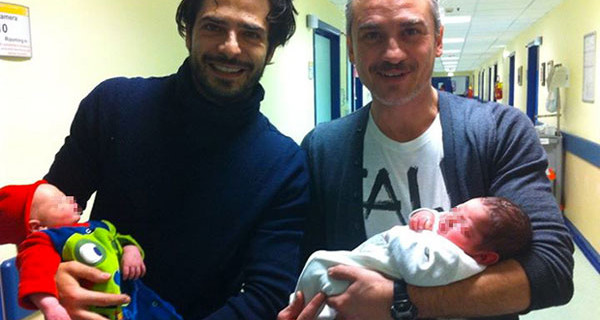 Marco Bocci e Laura Chiatti finalmente genitori, le prime foto insieme al piccolo Enea Marco Bocci e Laura Chiatti finalmente genitori, le prime foto insieme al piccolo Enea