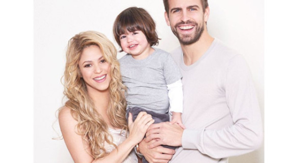 Shakira e Piquè presentano il loro secondo bimbo: “Ecco a voi Sasha” Shakira e Piquè presentano il loro secondo bimbo: “Ecco a voi Sasha”