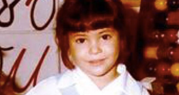 Vip da piccoli: chi è la bambina ritratta nella foto? Oggi è una cantante famosa in tutto il mondo Vip da piccoli: chi è la bambina ritratta nella foto? Oggi è una cantante famosa in tutto il mondo