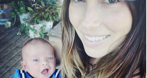 Justin Timberlake e Jessica Biel mostrano il loro bimbo: ecco a voi Silas Randall Justin Timberlake e Jessica Biel mostrano il loro bimbo: ecco a voi Silas Randall