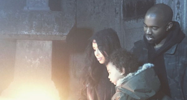 Kim Kardashian e Kanye West: Battesimo a sorpresa per la piccola North a Gerusalemme Kim Kardashian e Kanye West: Battesimo a sorpresa per la piccola North a Gerusalemme