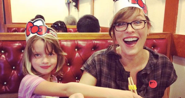 Milla Jovovich mamma per la seconda volta: l’attrice di Resident Evil ha partorito la piccola Dashiel Milla Jovovich mamma per la seconda volta: l’attrice di Resident Evil ha partorito la piccola Dashiel