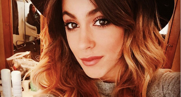 Martina Stoessel e Peter Lanzani si sono lasciati: la star di Violetta è tornata single Martina Stoessel e Peter Lanzani si sono lasciati: la star di Violetta è tornata single