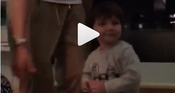 Belen e Stefano: il nuovo video del piccolo Santiago che fa impazzire il web. Guarda perché Belen e Stefano: il nuovo video del piccolo Santiago che fa impazzire il web. Guarda perché