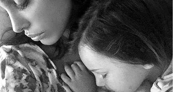 Belen Rodriguez e la foto con il piccolo Santiago che sta facendo discutere: il motivo delle critiche Belen Rodriguez e la foto con il piccolo Santiago che sta facendo discutere: il motivo delle critiche
