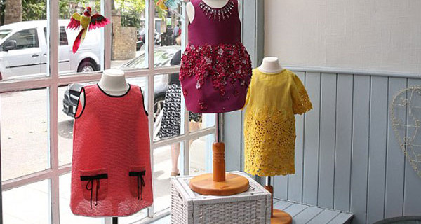 The Harper Beckham Boutique: iniziata la vendita dei vestiti della figlia di David e Victoria The Harper Beckham Boutique: iniziata la vendita dei vestiti della figlia di David e Victoria