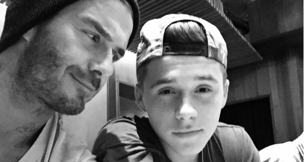 Brooklyn Beckham e la foto con David: “Papà, sono più cool di te!” Brooklyn Beckham e la foto con David: “Papà, sono più cool di te!”