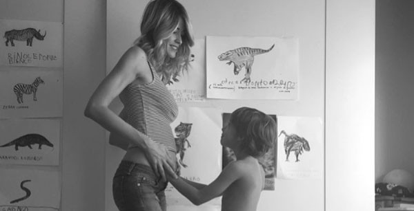 Elena Santarelli incinta del secondo figlio: l’annuncio su Instagram Elena Santarelli incinta del secondo figlio: l’annuncio su Instagram