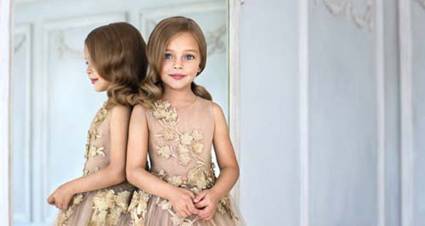 Look da Red Carpet per bambine: Mischka Aoki presenta la nuova collezione di abiti eleganti Look da Red Carpet per bambine: Mischka Aoki presenta la nuova collezione di abiti eleganti