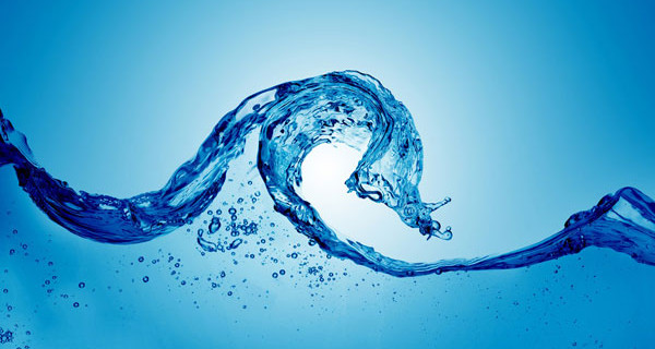 Quanto bisogna bere in gravidanza? Gli esperti consigliano almeno 2 litri di acqua al giorno Quanto bisogna bere in gravidanza? Gli esperti consigliano almeno 2 litri di acqua al giorno