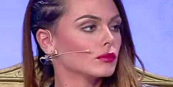 Silvia Raffaele parla dei suoi problemi familiari: “Da quando mio papà è stato male…” Silvia Raffaele parla dei suoi problemi familiari: “Da quando mio papà è stato male…”