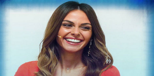 Uomini e Donne, Silvia Raffaele svela cosa pensava dell’amore prima di Fabio Colloricchio Uomini e Donne, Silvia Raffaele svela cosa pensava dell’amore prima di Fabio Colloricchio