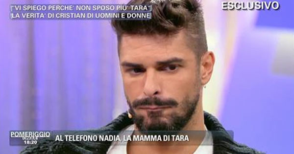 Cristian Gallella a Pomeriggio 5, parla la mamma di Tara: “Sta male”. La risposta di lui Cristian Gallella a Pomeriggio 5, parla la mamma di Tara: “Sta male”. La risposta di lui