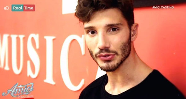 Amici di Maria De Filippi: le prime parole di Stefano De Martino durante il daily Amici di Maria De Filippi: le prime parole di Stefano De Martino durante il daily