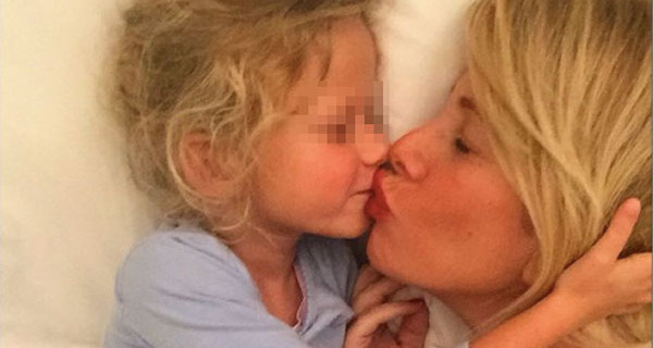 Terzo figlio per Alessia Marcuzzi? Le sue parole sul progetto con il marito Paolo Terzo figlio per Alessia Marcuzzi? Le sue parole sul progetto con il marito Paolo
