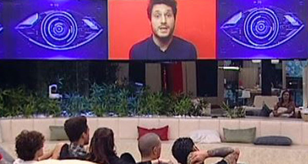 Grande Fratello 14, il messaggio di Simone nella casa. I concorrenti hanno capito che è in finale? Grande Fratello 14, il messaggio di Simone nella casa. I concorrenti hanno capito che è in finale?