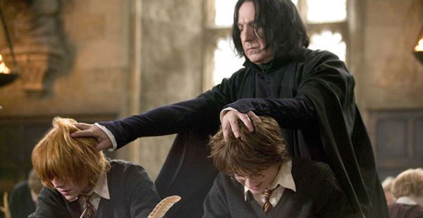 Daniel Radcliffe ricorda Alan Rickman: “I nostri momenti da Harry Potter e Severus Piton” Daniel Radcliffe ricorda Alan Rickman: “I nostri momenti da Harry Potter e Severus Piton”
