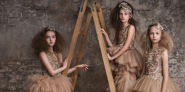 Mischka Aoki presenta la nuova collezione dedicata a “La Bella Addormentata” Mischka Aoki presenta la nuova collezione dedicata a “La Bella Addormentata”