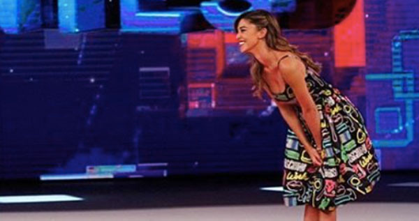 Pequenos Gigantes anticipazioni, Belen e Stefano ballano insieme in studio Pequenos Gigantes anticipazioni, Belen e Stefano ballano insieme in studio