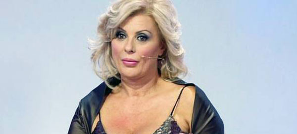 Uomini e Donne, Tina Cipollari dice addio al programma? Parla Raffaella Mennoia Uomini e Donne, Tina Cipollari dice addio al programma? Parla Raffaella Mennoia