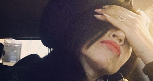Uomini e Donne, Raffaella Mennoia contro Rossella ed Amedeo Uomini e Donne, Raffaella Mennoia contro Rossella ed Amedeo