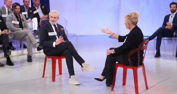 Uomini e donne trono over Gemma al settimo cielo per la sua nuova conquista Giorgio è geloso? Uomini e donne trono over Gemma al settimo cielo per la sua nuova conquista Giorgio è geloso?