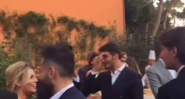 Stefano De Martino ed Emma Marrone di nuovo insieme l’avvicinamento Stefano De Martino ed Emma Marrone di nuovo insieme l’avvicinamento
