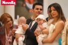 Alessia Fabiani e suoi bimbi in abiti bianchi per il Battesimo