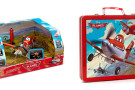 Ecco le proposte Disney Store per Natale tratte dal film Planes: aerei, guanti e valigetta