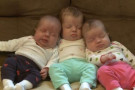 Lucy, Hannah e Norah Stier: il miracolo delle tre gemelline identiche nate senza inseminazione artificiale