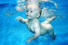 Il nuoto fa bene a tutti i bambini? Scopriamolo insieme