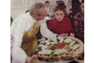 L’omaggio di Napoli alla star tv Violetta: una pizza personalizzata