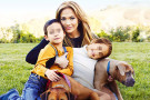 Jennifer Lopez posa con i suoi gemellini Max ed Emme: “Questa è la mia famiglia”