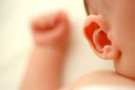 Come proteggere le orecchie dei bambini al mare? I consigli per i più piccoli