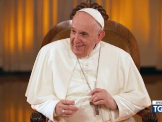 Il papa e la Chiesa aprono al battesimo dei figli di coppie gay, un passo avanti