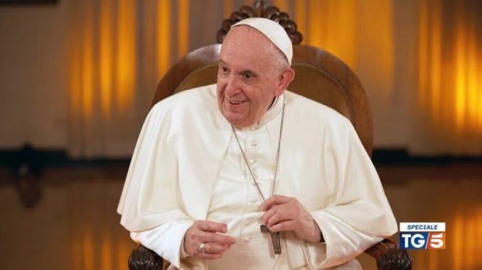battesimo-figli-coppie-gay Il papa e la Chiesa aprono al battesimo dei figli di coppie gay, un passo avanti