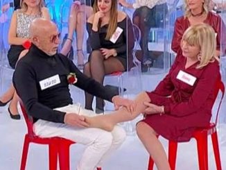 Uomini e donne Gemma ci riprova con Silvio e la reazione di lui è memorabile