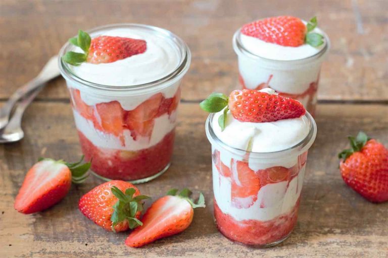 Yogurt intero o magro: cosa è meglio per la salute di grandi e piccini