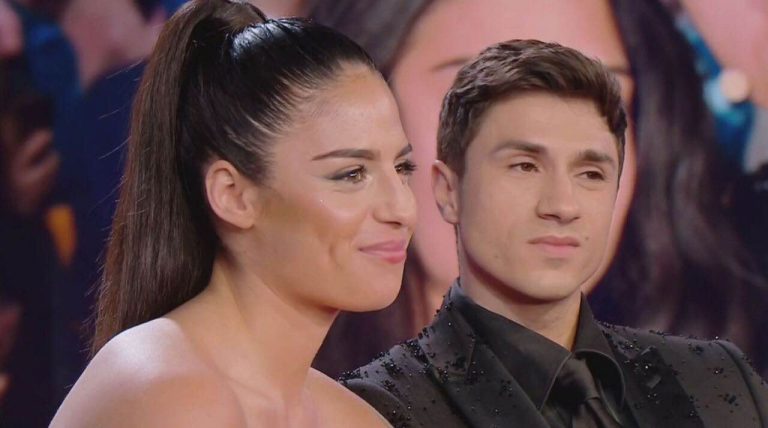 Scontro epico tra Mirko e Perla in diretta: tutta colpa di quel tatuaggio