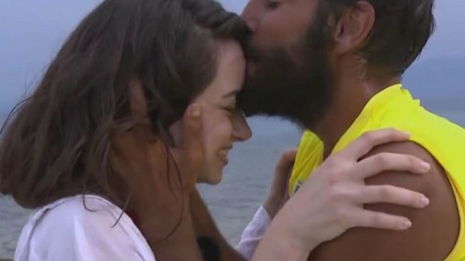 aras-isola-fidanzata-figlio Aras Senol dopo la vittoria all'isola arriva un figlio dalla sua fidanzata...