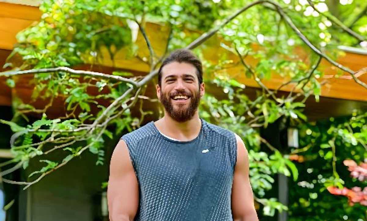 Can Yaman incontra i fan a roma